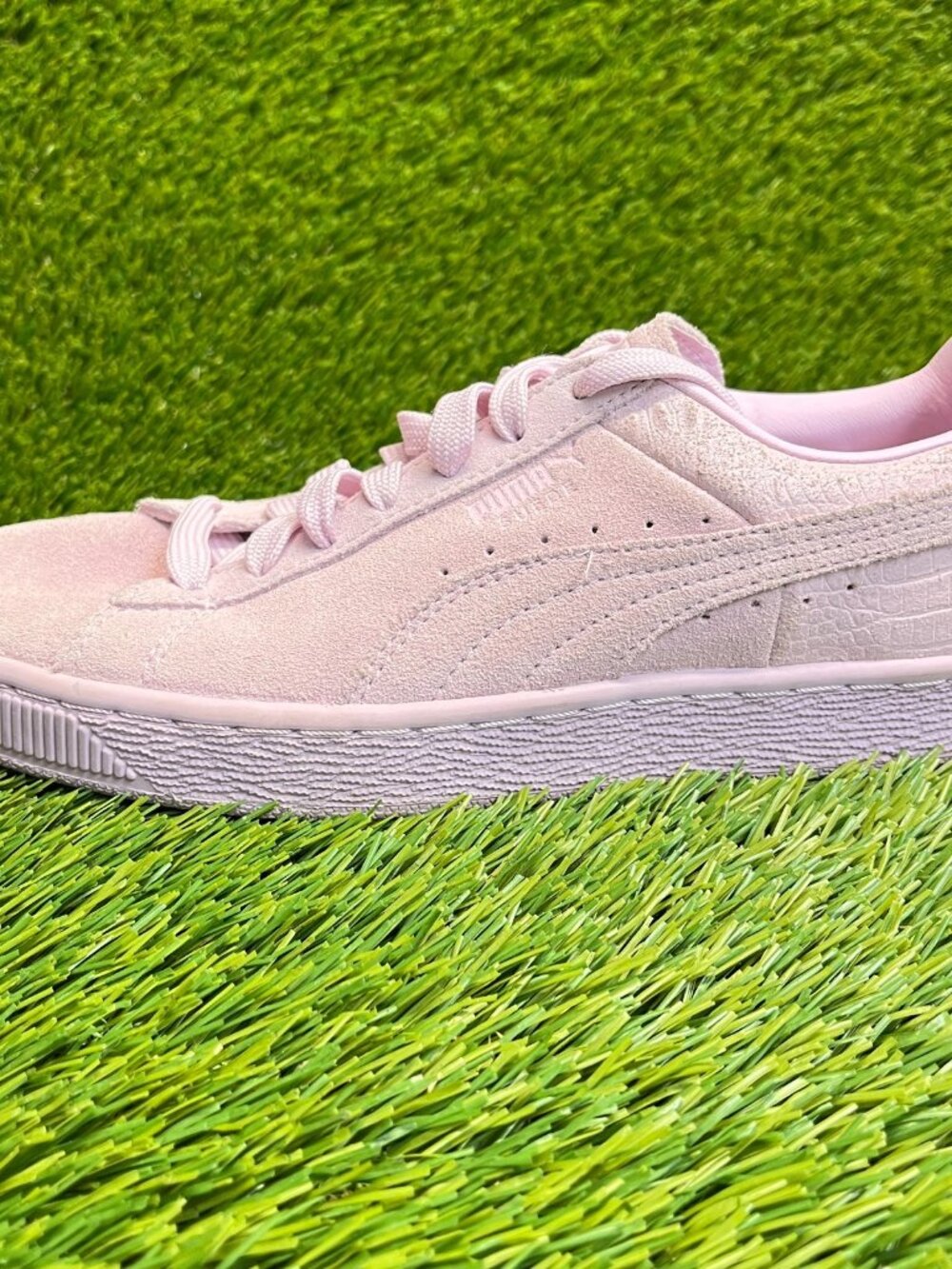 Puma Suede Classic Womens Size 8.5 Pink Athletic Suede Walking Shoes Sneakers - Picture 3 of 10